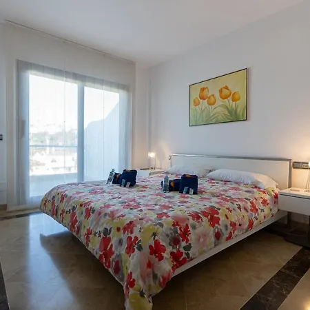 1bc1 Marina Castillo Apartment